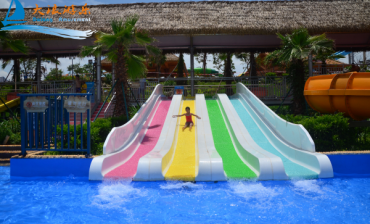 Top 4 Factors to the Profits of Children Water Parks