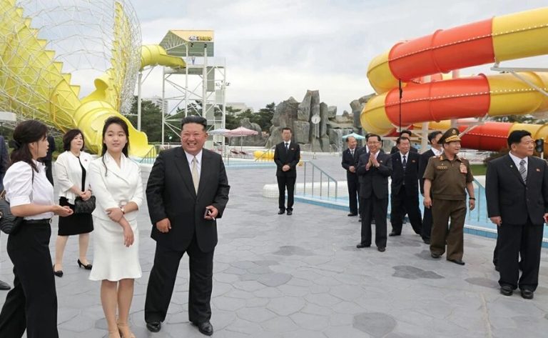 water slide manufacturer