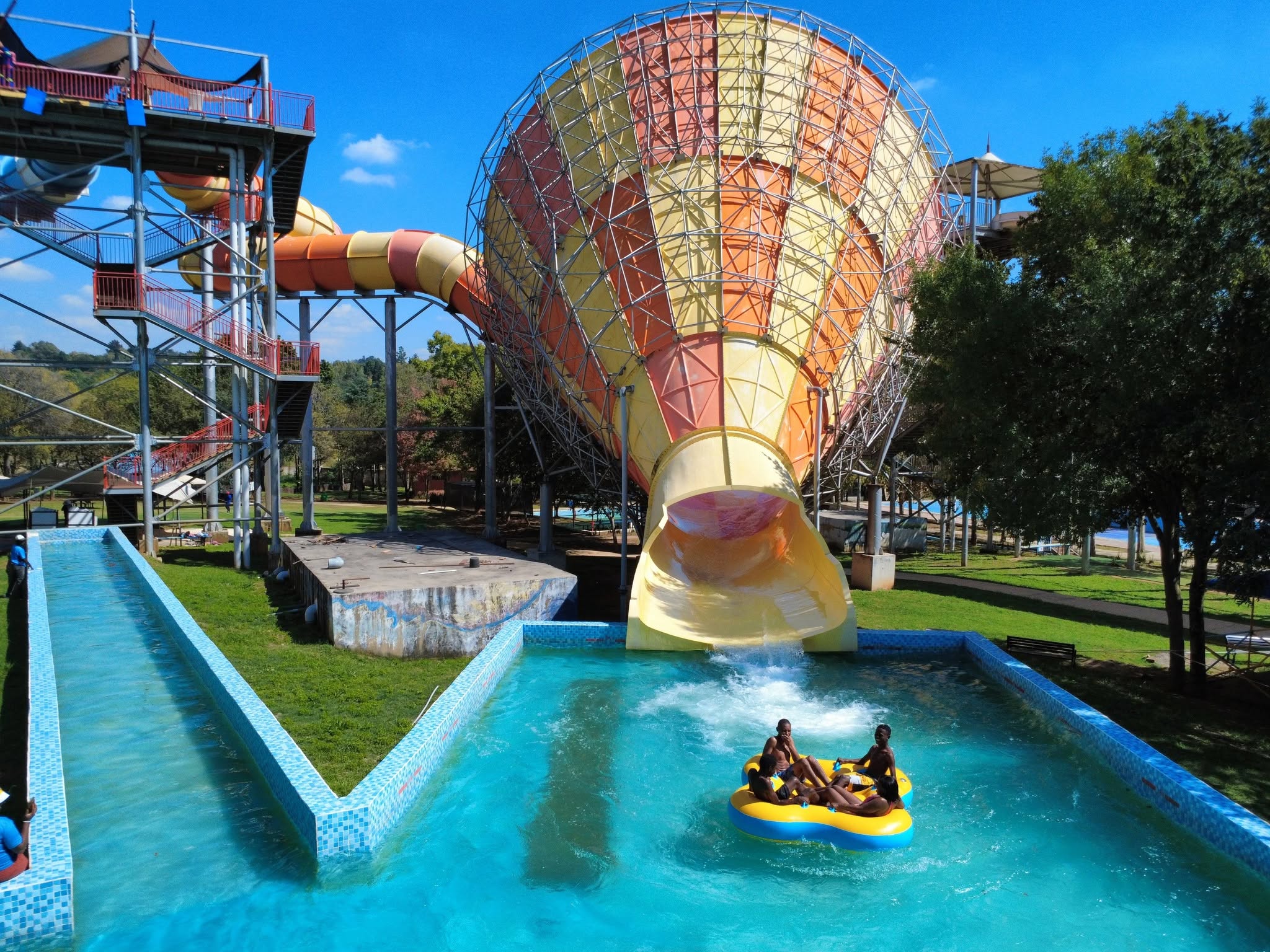 Super Trumpet and Behemoth Bowl raft slide at Happy Island Waterworld