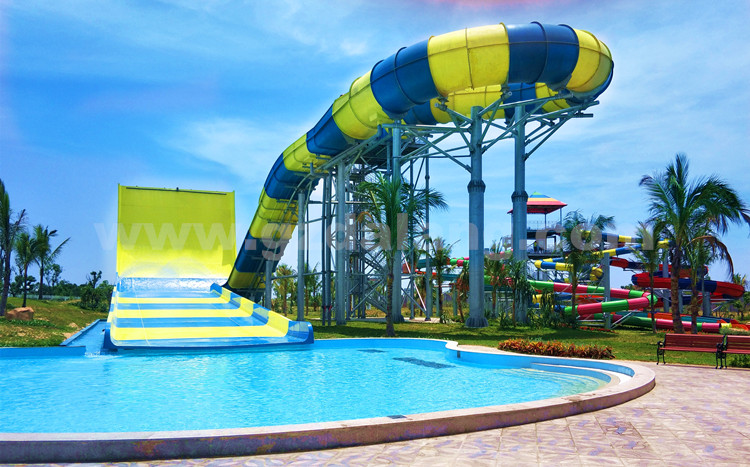 Family raft and wave slide at Vinpearl Land Nam Hoi An Water Park