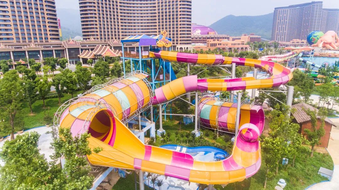 Yellow and pink Python water slide at Taihu Dragon Dream Water Park